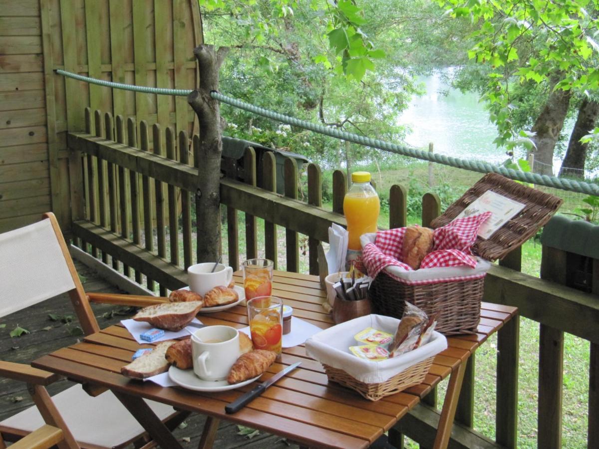 Camping Belle Riviere Chaniers Exterior foto