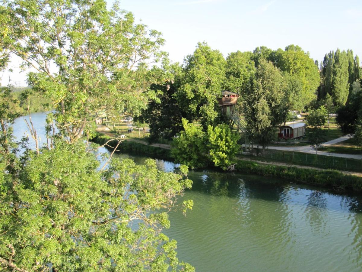 Camping Belle Riviere Chaniers Exterior foto