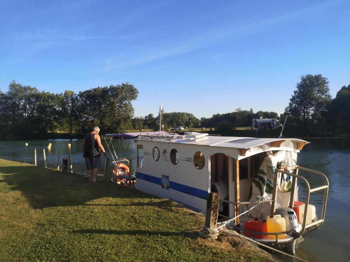 Camping Belle Riviere Chaniers Exterior foto