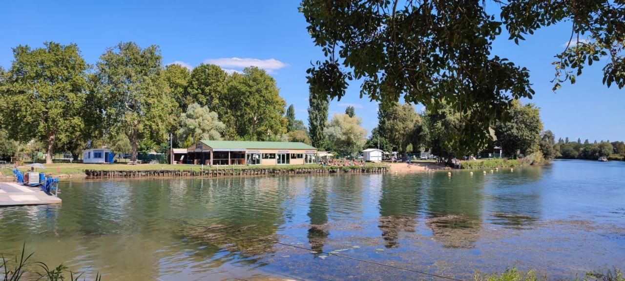 Camping Belle Riviere Chaniers Exterior foto